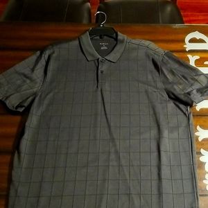 Short sleeve button collar